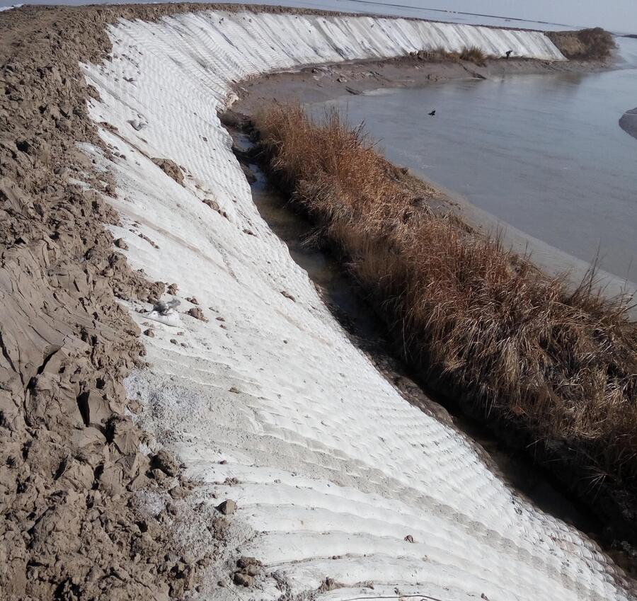 Concrete mattress riverbank protection