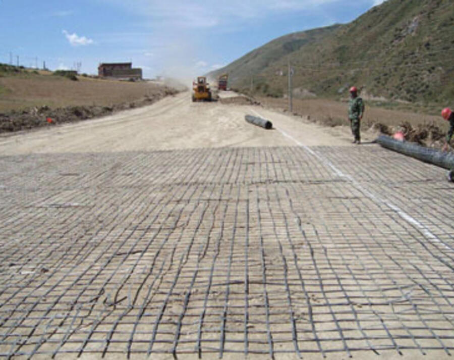 Steel-Plastic Geogrid 3